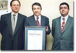 Un0 recibe certificación ISO 9001:2000
