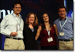 Cognos reconoce a INYS por su trayectoria