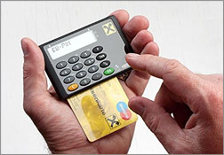 Gemalto desarrolla primera tarjeta bancaria derivada de fuentes biológicas para Raiffeisen