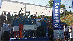 Copa Samsung Sub16 premió a Liceo de Aplicación con aula tecnológica