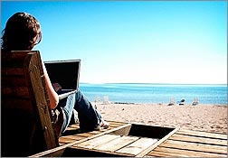 51% de los chilenos se mantiene conectado al trabajo durante las vacaciones