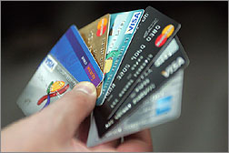 ¿Cuántas personas se benefician con el robo de las tarjetas de crédito?