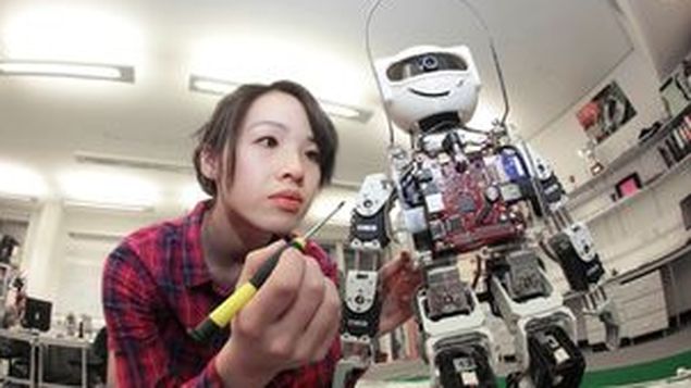Nueva iniciativa de Facebook respalda a mujeres en ingeniería e informática