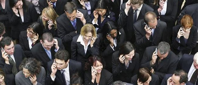 Importaciones de celulares caen 25% en 2014