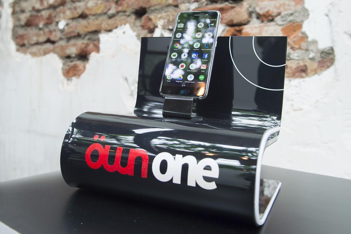 Öwn lanza primer celular de alta gama con acceso a red 4G en banda 700 MHz