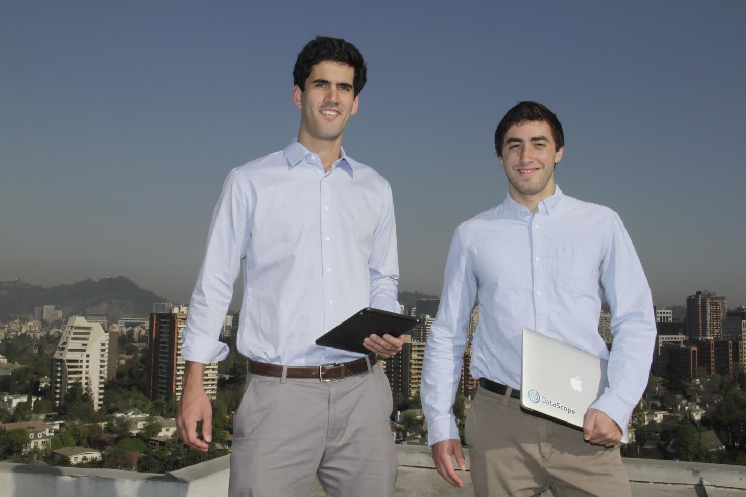 Jóvenes chilenos crean plataforma que promete eliminar el uso del papel en oficinas