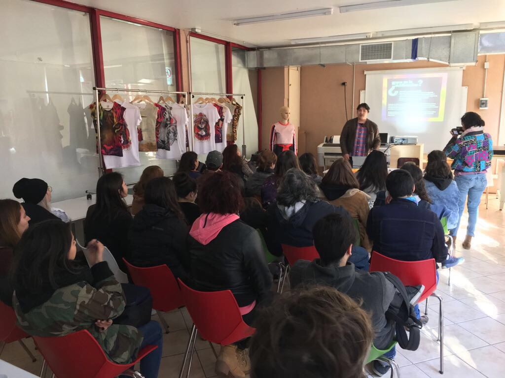 Epson Chile participa en taller de sublimación de Duoc UC