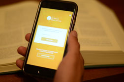 Chilenos crean primera App a nivel mundial para seguir cantos y lecturas en las misas que realizará el Papá