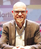 Martin Hilbert, Profesor en la Universidad de California Davis y Experto en Big Data: “Si eres parte de la sociedad ya emergiste con la tecnología a un nivel sin retorno: un nuevo ser humano”