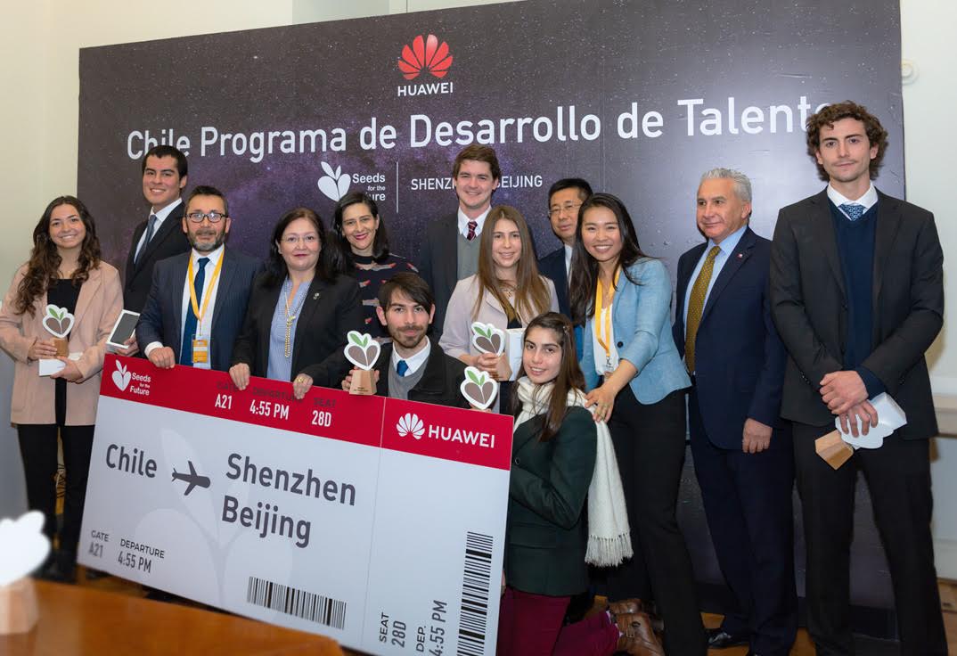 Jóvenes chilenos viajarán a China a estudiar materias TIC en casa matriz de Huawei