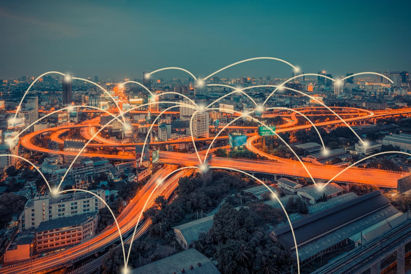 Las redes sociales más utilizadas en Chile para fines profesionales son Facebook y LinkedIn