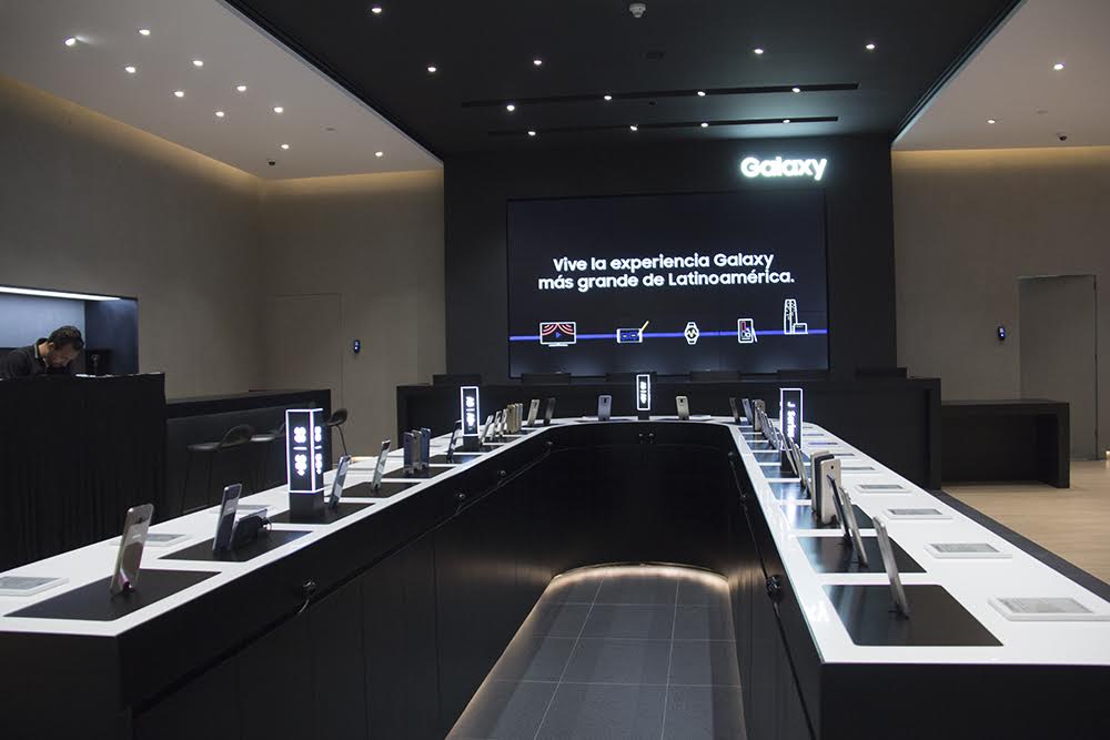 Samsung inaugura en Chile su tienda más grande de América
