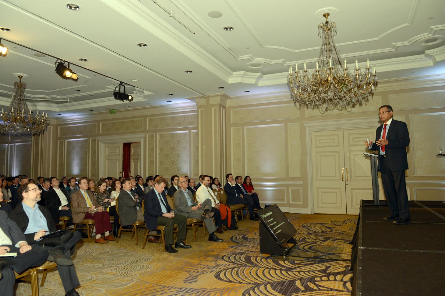 PwC lanza su primer Centro de Inteligencia Artificial y Analítica Aplicada en Latinoamérica