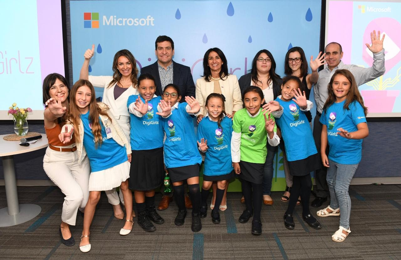 Microsoft Chile realiza exitoso lanzamiento de programa Digigirlz