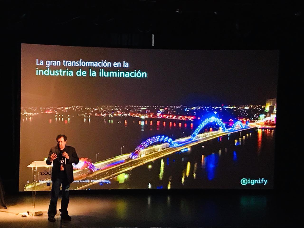 Signify transmite datos a través de la luz