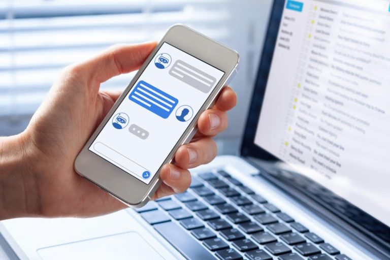 Uso de chatbots pude aumentar en hasta un 50% la productividad de una empresa