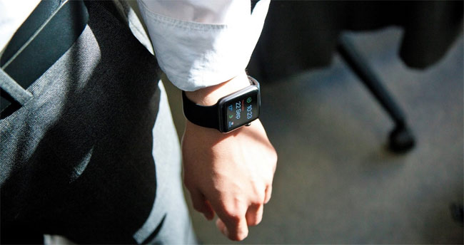 Demanda de auriculares y smartwatches crece en Europa