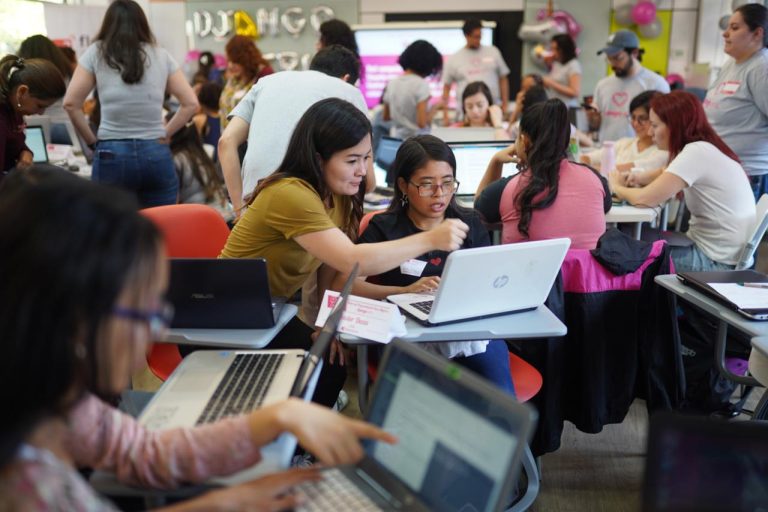 Django Girls & Fluid Attacks, por la inclusión de mujeres en la industria TI