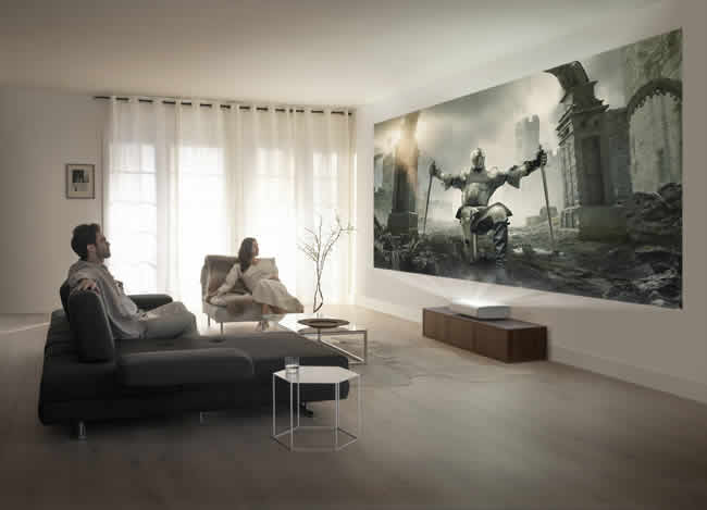 Samsung lanza proyector láser 4K de alcance ultracorto