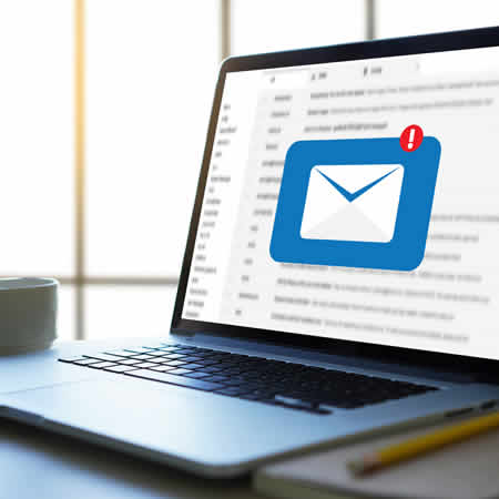 IntelliHelp señala los riesgos para las empresas que no protegen su sistema de e-mails