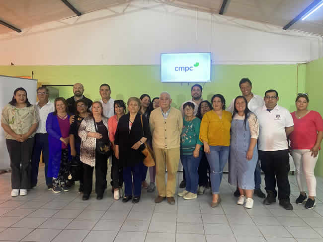 Fundación País Digital y CMPC entregan equipos tecnológicos en la Región del Biobío