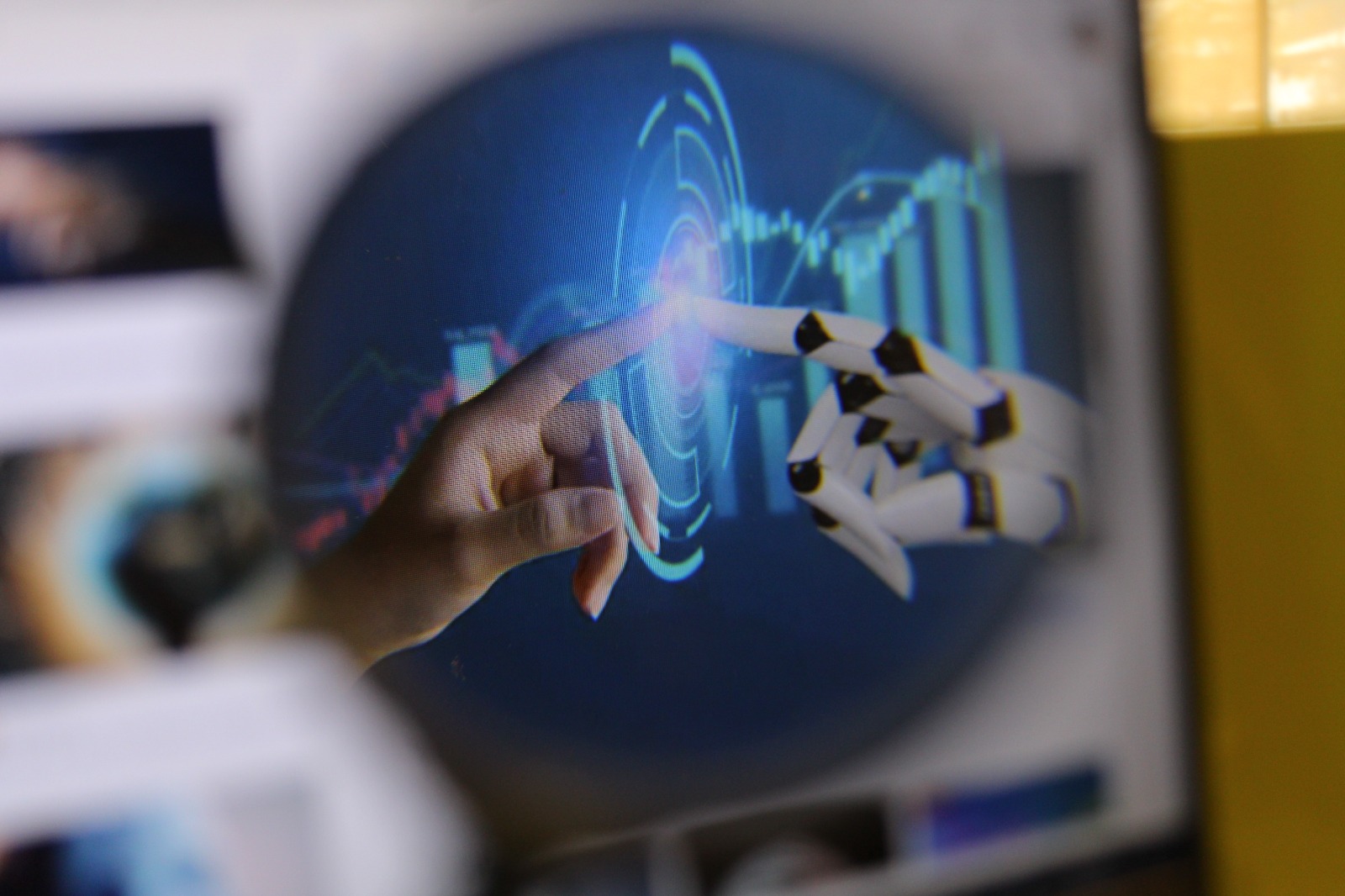 61% de chilenos cree que la IA impactará positivamente en sus trabajos