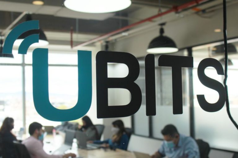 Plataforma de aprendizaje Ubits lanza nueva herramienta con IA