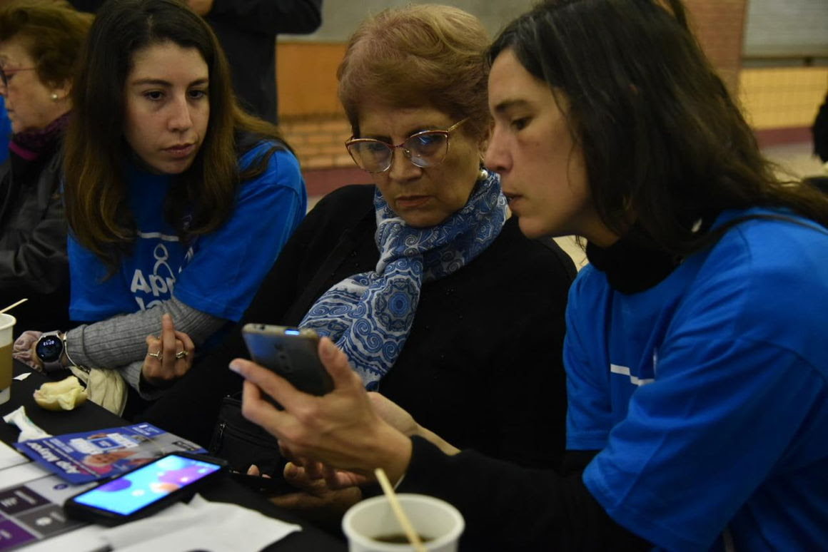 Lanzan aplicación gratuita para personas mayores