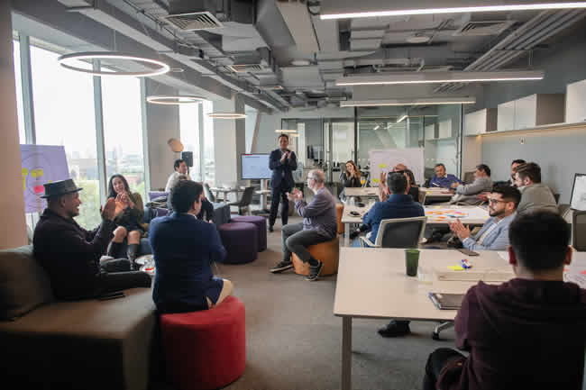 Pensamiento analítico-crítico e inteligencia emocional serán clave para los profesionales