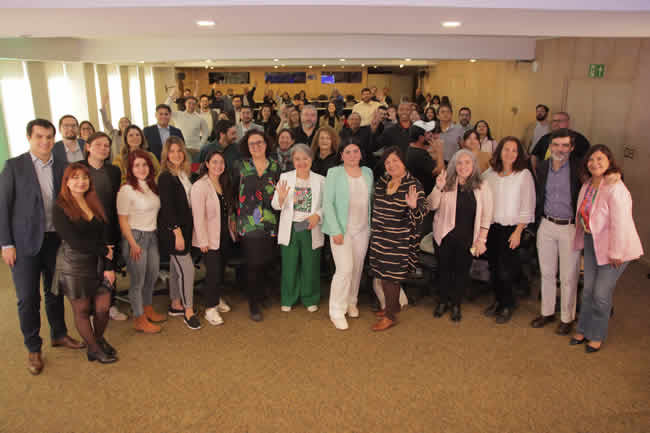 Anuncian más de 5 mil becas de programación y especialización digital en todo Chile